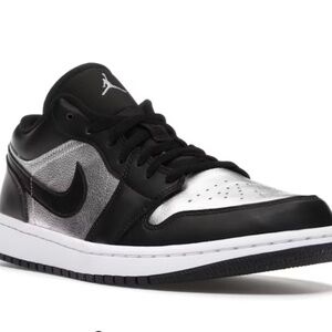 Jordan | Air Jordan 1 Low SE Women's Black/Metallic Silver/White